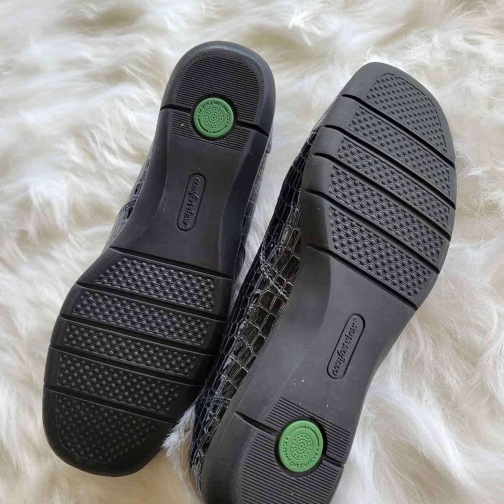 Comfortview Women's Black Loafers
